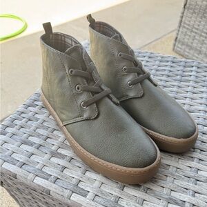 Old Navy
Olive Green Leather Boys Boots